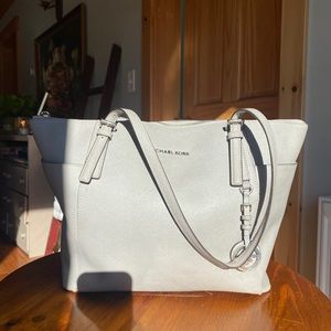 Micheal Kors Jet Set Tote